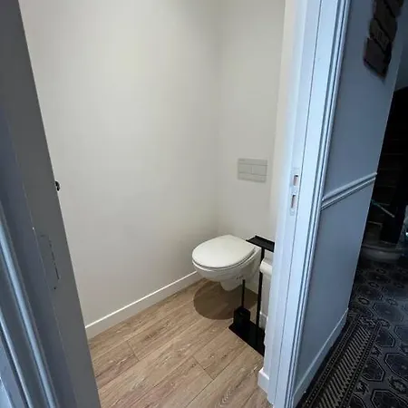 Montreal, Maison Petillante Et Accueillante