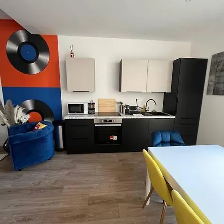 Montreal, Maison Petillante Et Accueillante