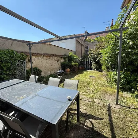 Montréal, Maison Pétillante Et Accueillante Villa